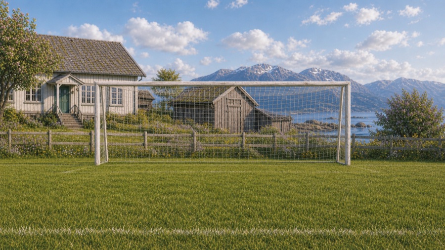 Fotballmålet og den grønne banen til Maram FK.
